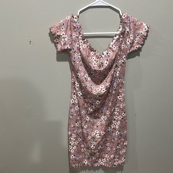 NWOT Floral Pink Off-Shoulder Dress SIZE L - Picture 2 of 3